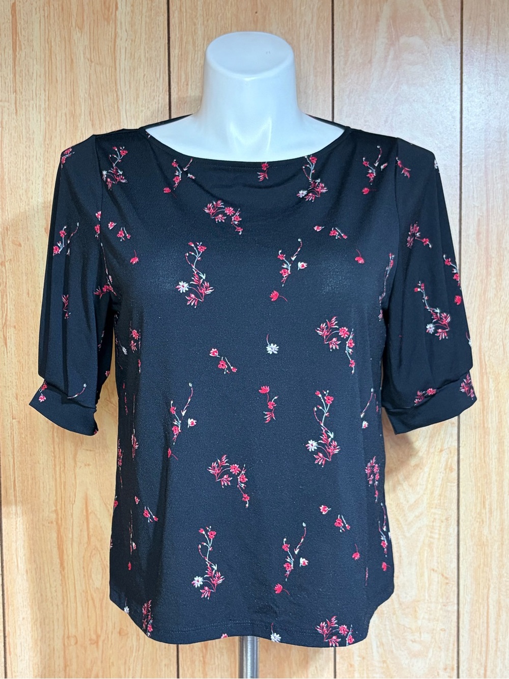H &M Womens Black Floral Short Sleeve Top SZ - L